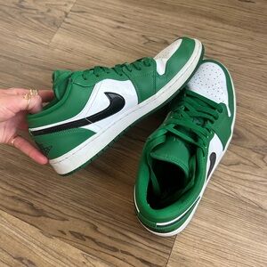 GREEN NIKE LOW TOP JORDANS